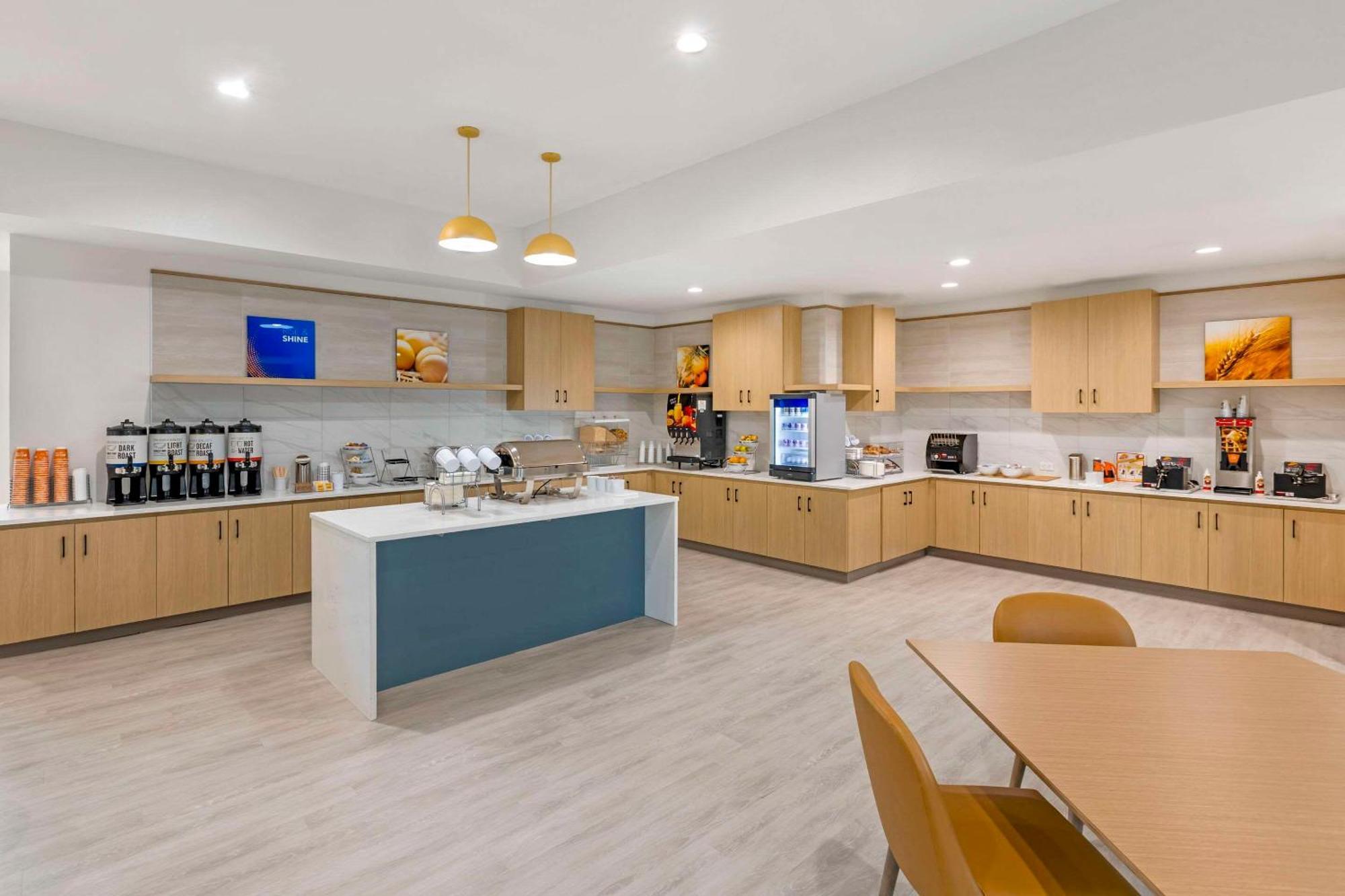Comfort Inn & Suites Verona At Turning Stone Resort Casino Exteriér fotografie