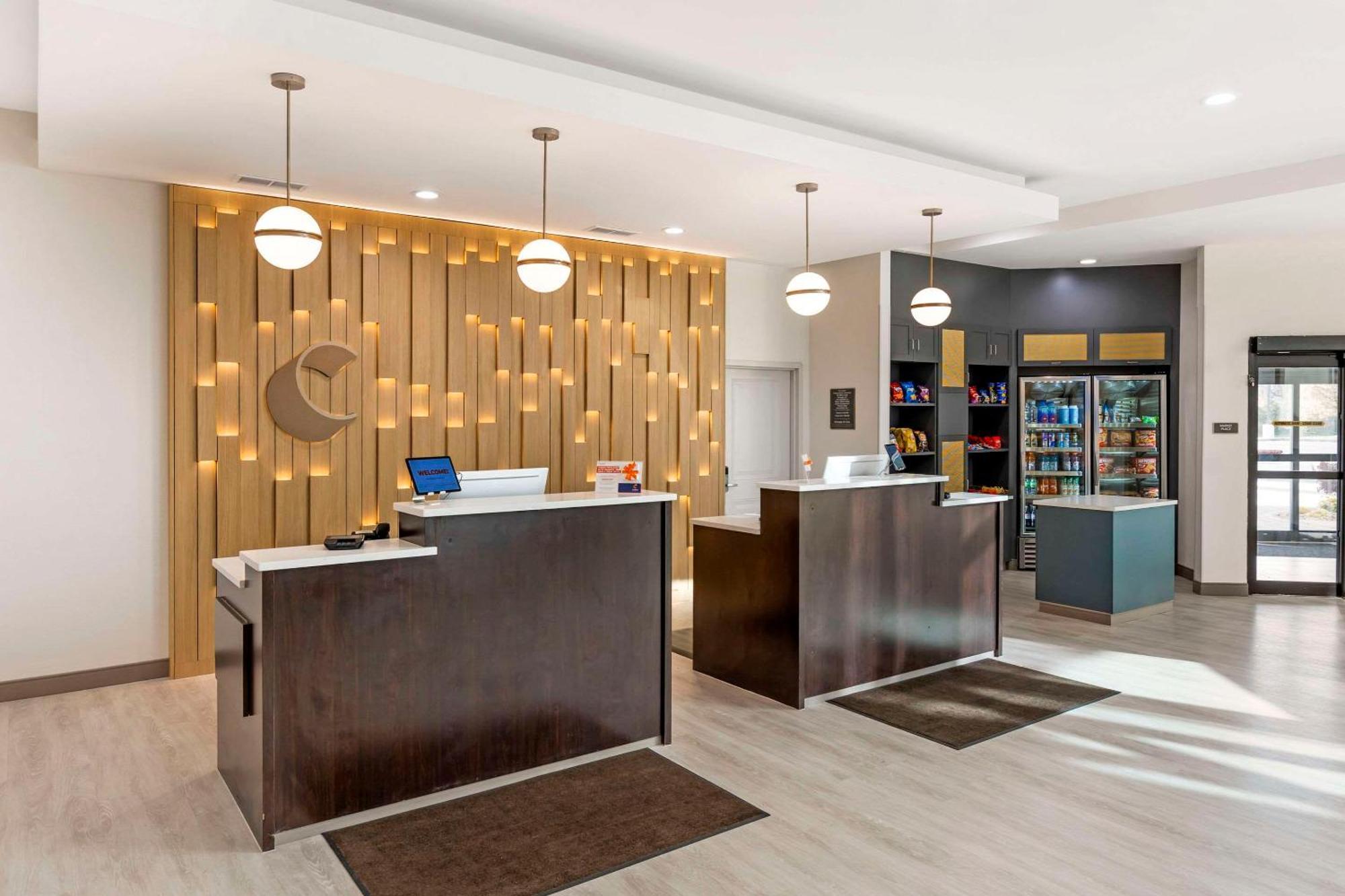 Comfort Inn & Suites Verona At Turning Stone Resort Casino Exteriér fotografie