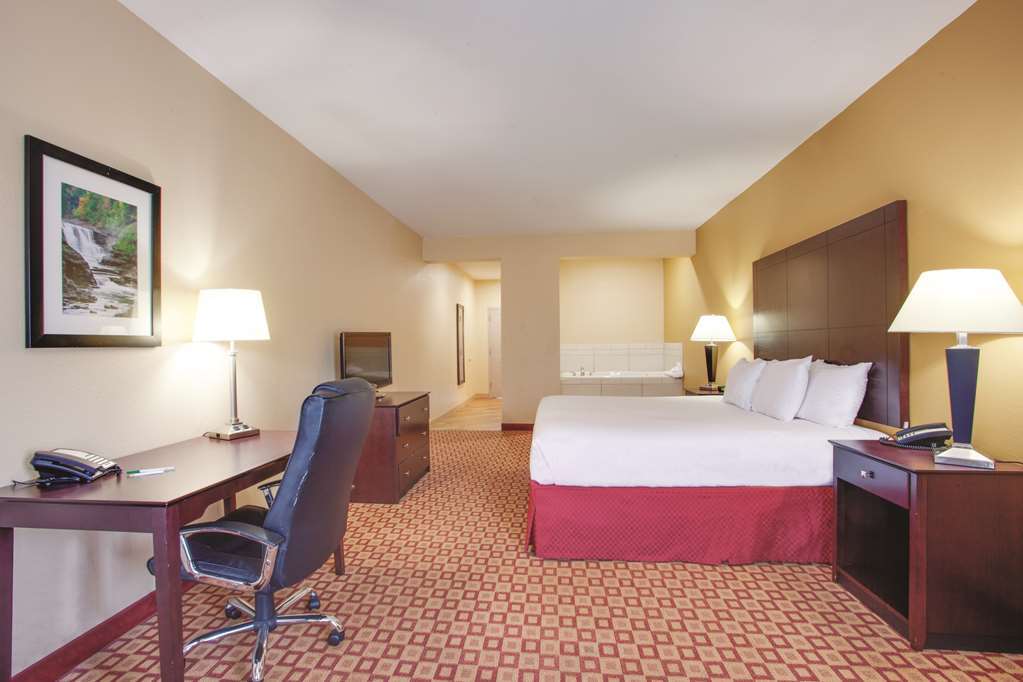 Comfort Inn & Suites Verona At Turning Stone Resort Casino Pokoj fotografie